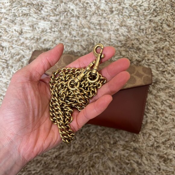 Coach Envelope Chain Wallet In Colorblock Signature Canvas - Picture 4 of 15